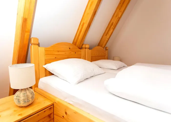 Hill View Chalets